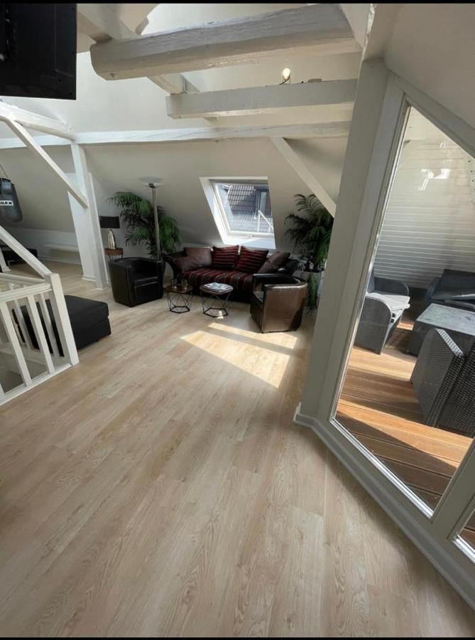 Luxury Rooftop Loft With River View 10Min To City Lägenhet Düsseldorf Exteriör bild