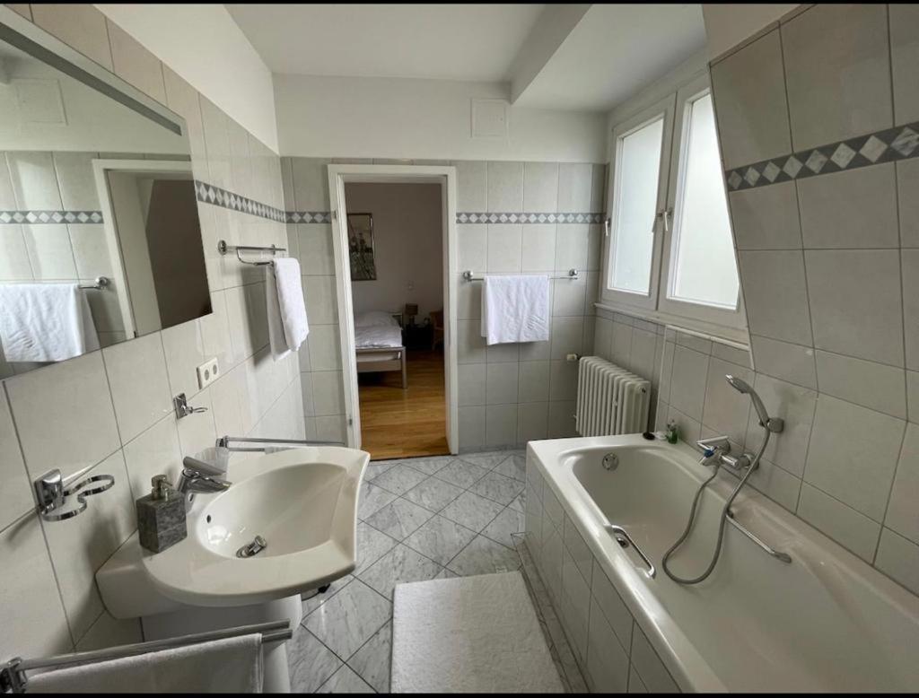 Luxury Rooftop Loft With River View 10Min To City Lägenhet Düsseldorf Exteriör bild